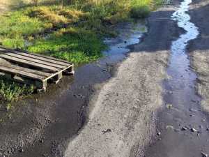 Уже почти год по поселку Фрунзе города Шахты льется вода