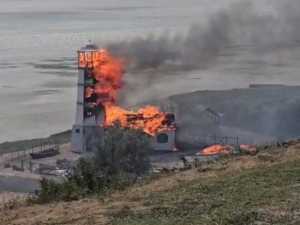 В Ростовской области сгорел известный маяк на побережье Азовского моря