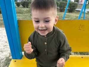 Двухлетнему мальчику с ДЦП из Шахт нужна помощь в реабилитации