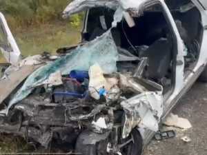 Водитель легковушки погиб в ДТП с грузовиком под Шахтами