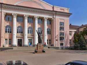 Бассейн в Шахтах откроется после реконструкции 18 октября