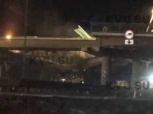 Момент обрушения моста на трассе под Шахтами попал на видео