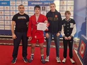 Бронзу Первенства ЮФО завоевал самбист из Шахт