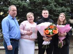 Мама и дочь из Октябрьского района сыграли свадьбу в один день