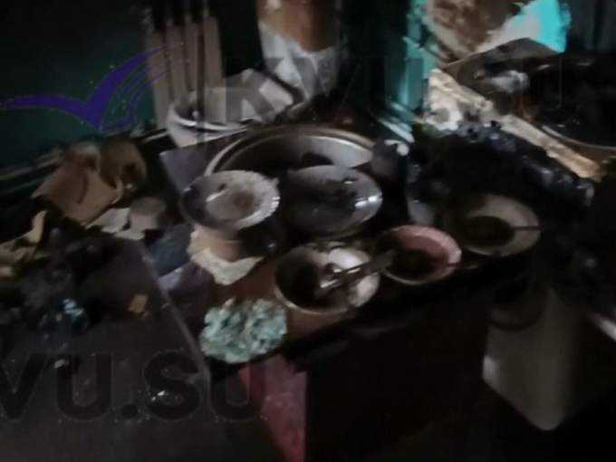 Семья из Шахт потеряла дом из-за пожара