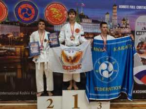 Бойцы из Шахт стали чемпионами международного турнира по каратэ в Москве