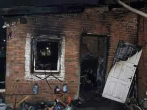 Из-за пожара в хозпостройке в Шахтах погиб мужчина