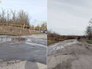 Текущая по переулку Минский в Шахтах вода образовала наледи