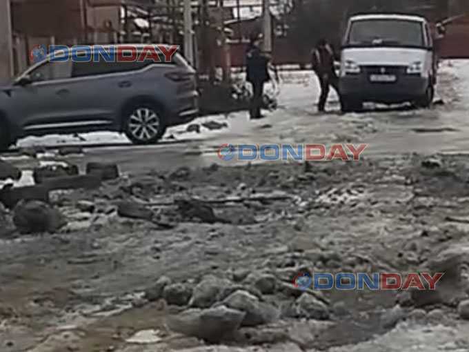 Коммунальные аварии заблокировали дороги в Шахтах