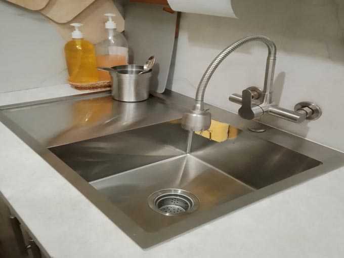 Поселок Аютинский в Шахтах остался без воды до конца дня 20 января