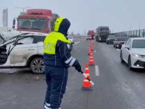 Крупное ДТП под Шахтами перекрыло правую полосу трассы М-4 «Дон»