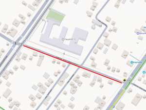 Лёд парализовал движение у лицея №11 в Шахтах