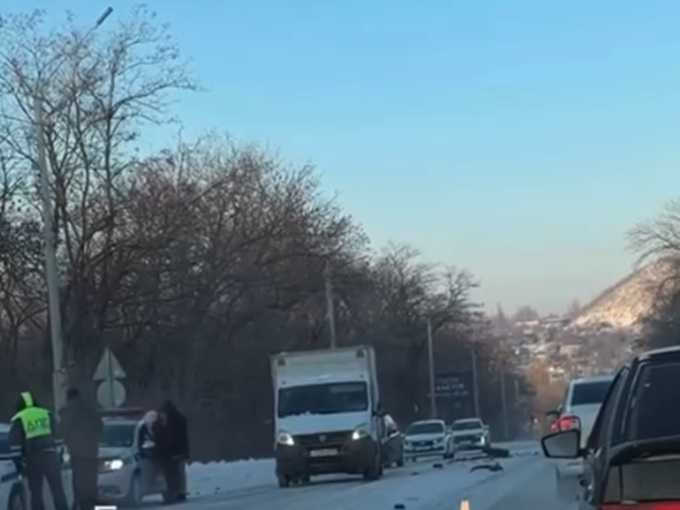 В районе СУМС в Шахтах произошла массовая авария