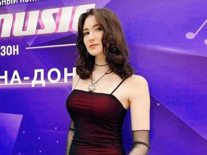 Школьница из Шахт покорила жюри международного вокального конкурса