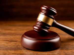 Суд обязал вернуть пенсионеру из Октябрьского района украденные мошенниками 800 тысяч рублей