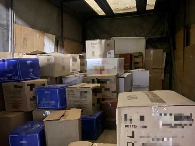 В Шахтах полицейские накрыли склад с нелегальным алкоголем