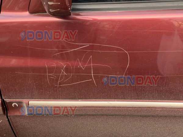 Неизвестные испортили шесть автомобилей в Шахтах