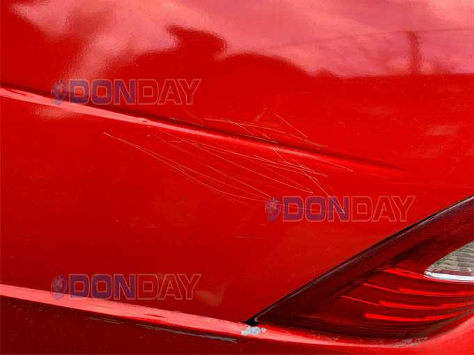 Неизвестные испортили шесть автомобилей в Шахтах