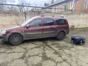 В Шахтах парень угнал машину и бросил на дороге, когда кончился бензин