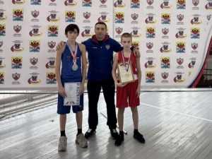 Юные шахтинские боксеры привезли награды с Первенства области