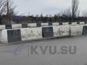 В Шахтах на Новом мосту просел асфальт и сдвинулись ограждения