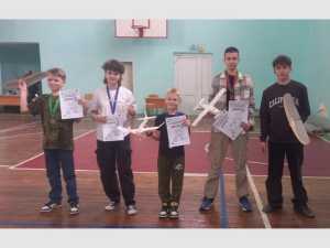 Пять медалей завоевали авиамоделисты Шахт на областных состязаниях в Таганроге