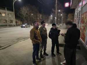 В Шахтах ночью задержали двоих подростков без родителей