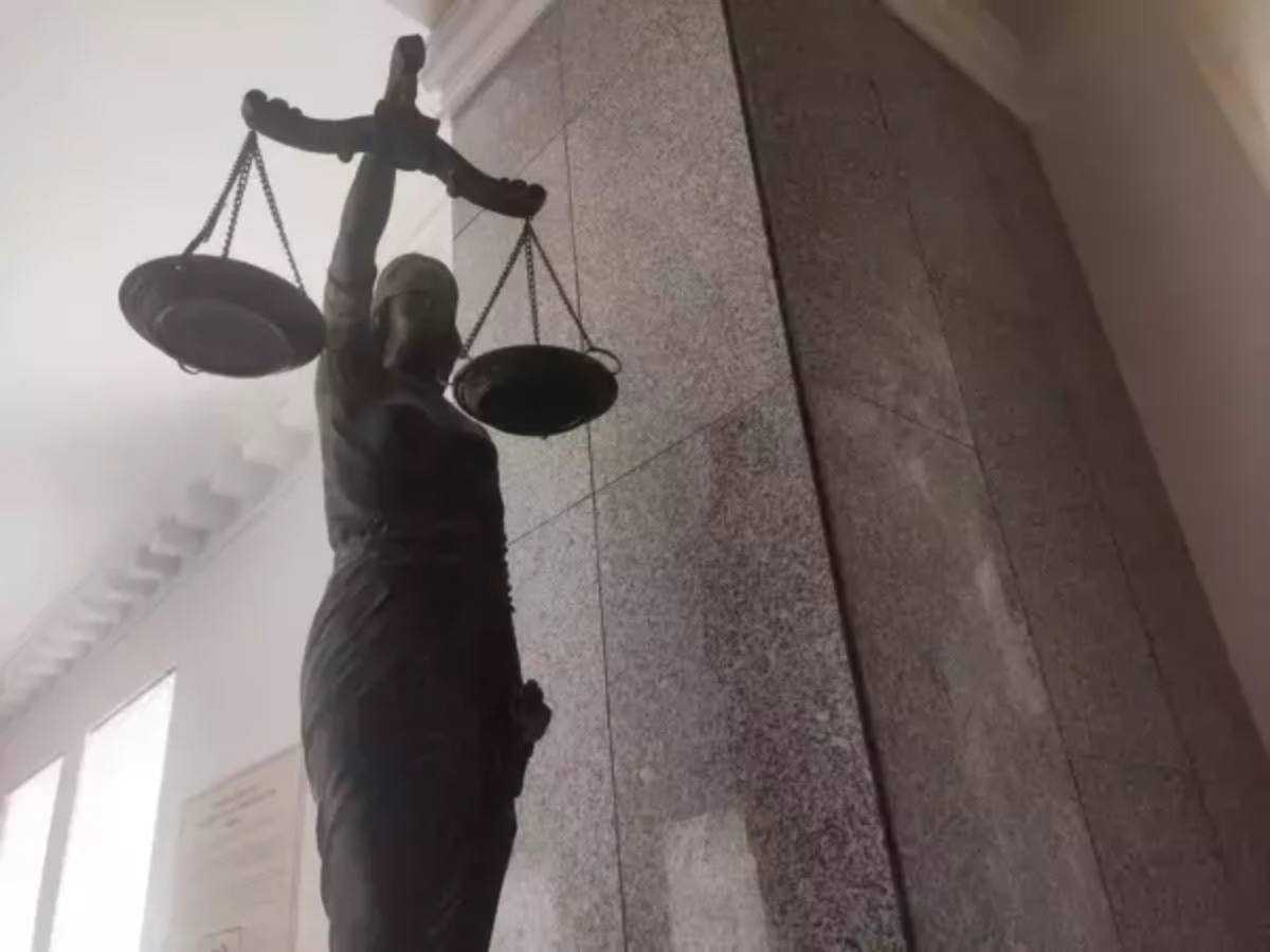 Судья Шахтинского городского суда ушла в отставку