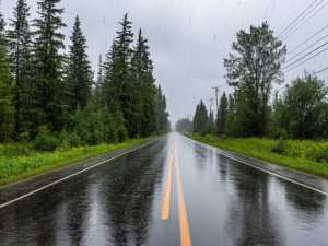 О дожде на трассе М-4 «Дон» предупредили водителей из Шахт