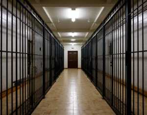 В Шахтах осудили рецидивиста, который выманил у знакомой телефон и сдал его в ломбард