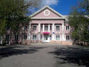 Ремонт фасада училища в Шахтах обойдётся дешевле почти на 3 миллиона рублей