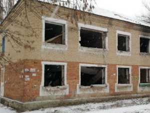 В Шахтах депутаты предложили валить аварийные дома без вывоза мусора в целях экономии