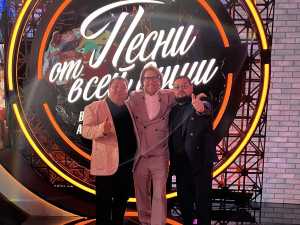 Шахтинский музыкант спел на программе Андрея Малахова "Песни от всей души"